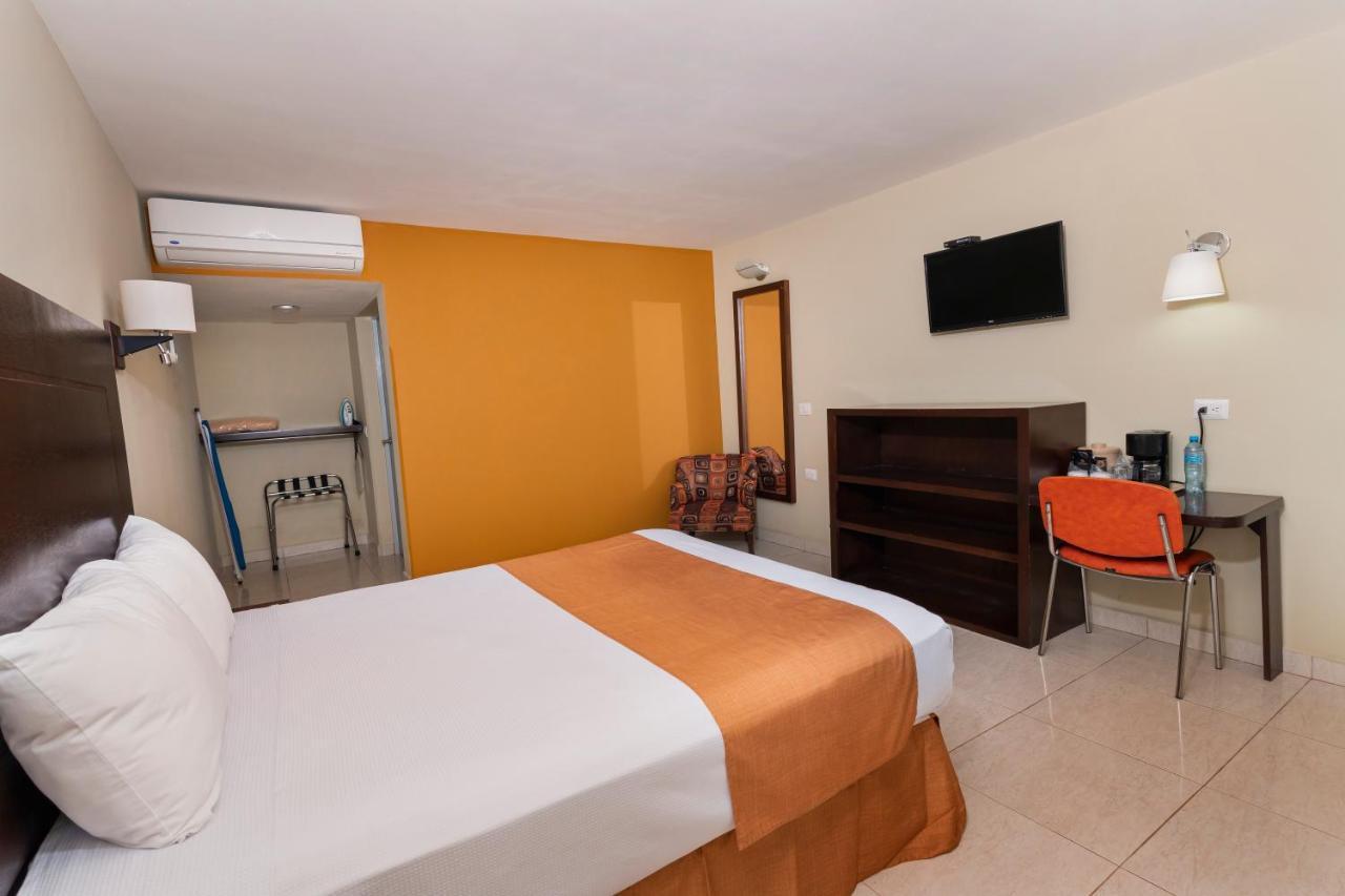 El Camino Hotel & Suites Heroica Caborca Kültér fotó
